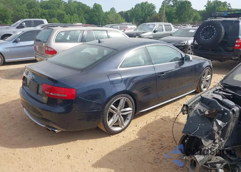 2010 Audi S5 4.2 Premium Plus из США, поврежденный, VIN WAUGVAFR9AA066681